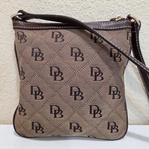 Dooney & Bourke Fall Slim Design Signature Monogram Canvas Shoulder Handbag - Picture 2 of 13